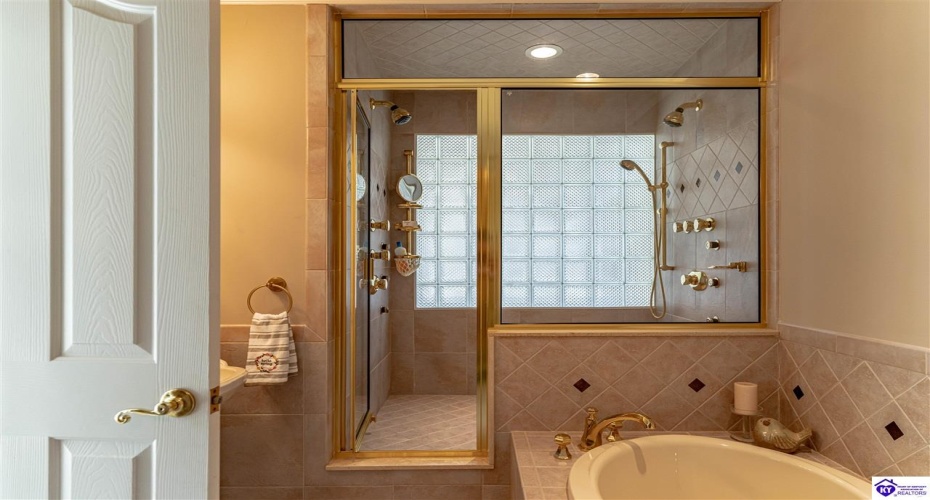 Cedar Creek Drive, Elizabethtown, Kentucky 42701, ,5 BathroomsBathrooms,For Sale,Cedar Creek Drive,HK24001549