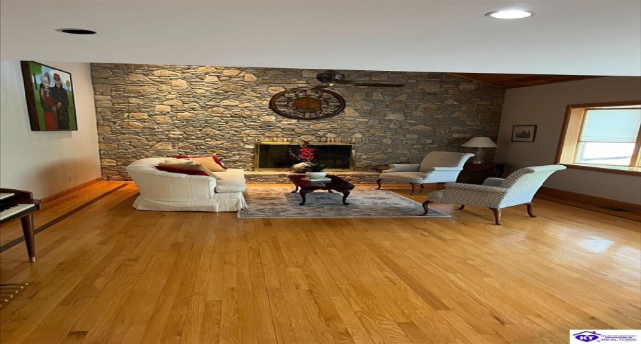 Cedar Creek Drive, Elizabethtown, Kentucky 42701, ,5 BathroomsBathrooms,For Sale,Cedar Creek Drive,HK24001549