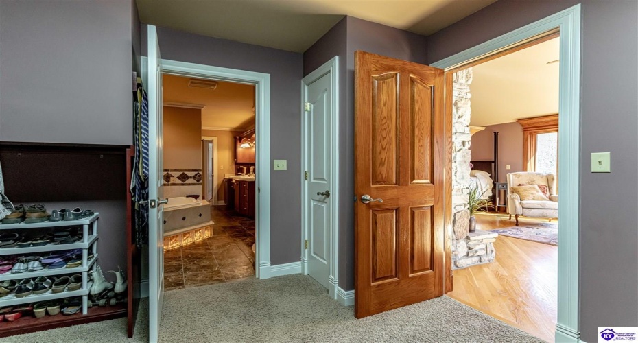 Cedar Creek Drive, Elizabethtown, Kentucky 42701, ,5 BathroomsBathrooms,For Sale,Cedar Creek Drive,HK24001549