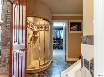 Cedar Creek Drive, Elizabethtown, Kentucky 42701, ,5 BathroomsBathrooms,For Sale,Cedar Creek Drive,HK24001549