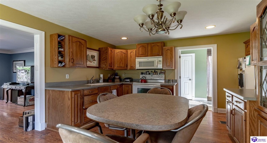 Cedar Creek Drive, Elizabethtown, Kentucky 42701, ,5 BathroomsBathrooms,For Sale,Cedar Creek Drive,HK24001549