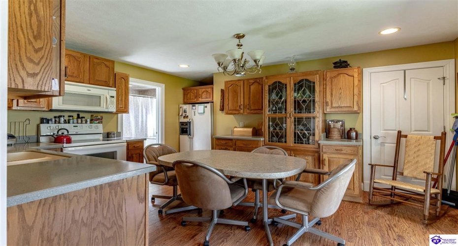 Cedar Creek Drive, Elizabethtown, Kentucky 42701, ,5 BathroomsBathrooms,For Sale,Cedar Creek Drive,HK24001549