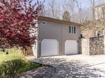 Cedar Creek Drive, Elizabethtown, Kentucky 42701, ,5 BathroomsBathrooms,For Sale,Cedar Creek Drive,HK24001549