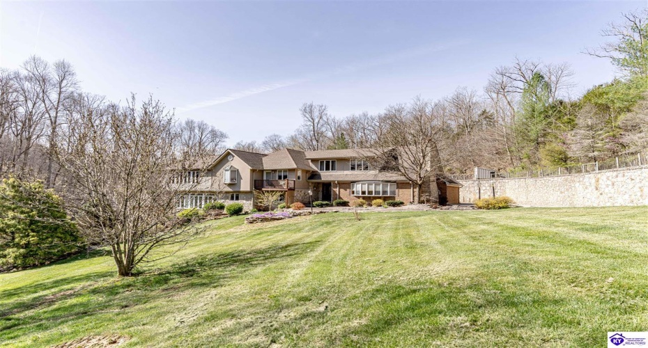 Cedar Creek Drive, Elizabethtown, Kentucky 42701, ,5 BathroomsBathrooms,For Sale,Cedar Creek Drive,HK24001549