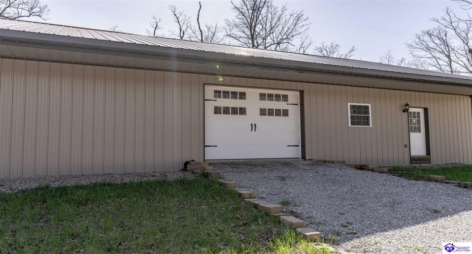 Cedar Creek Drive, Elizabethtown, Kentucky 42701, ,5 BathroomsBathrooms,For Sale,Cedar Creek Drive,HK24001549