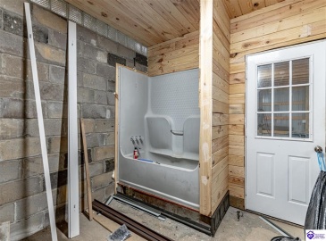 Cedar Creek Drive, Elizabethtown, Kentucky 42701, ,5 BathroomsBathrooms,For Sale,Cedar Creek Drive,HK24001549