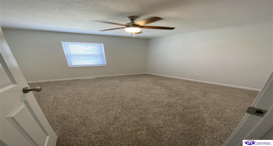 Lake Road North, Radcliff, Kentucky 40160, ,2 BathroomsBathrooms,For Sale,Lake Road North,HK24001595