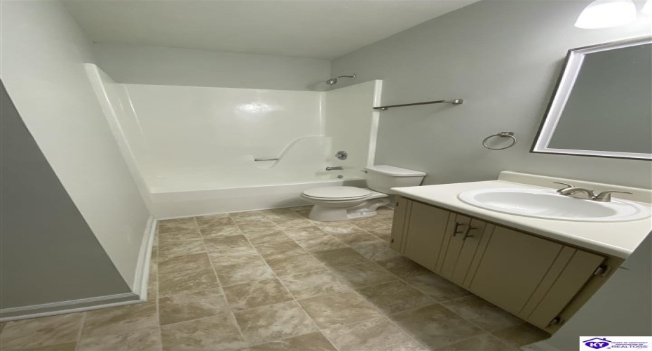 Lake Road North, Radcliff, Kentucky 40160, ,2 BathroomsBathrooms,For Sale,Lake Road North,HK24001595