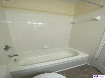 Shelby Avenue, Radcliff, Kentucky 40160, ,3 BathroomsBathrooms,For Sale,Shelby Avenue,HK24001596