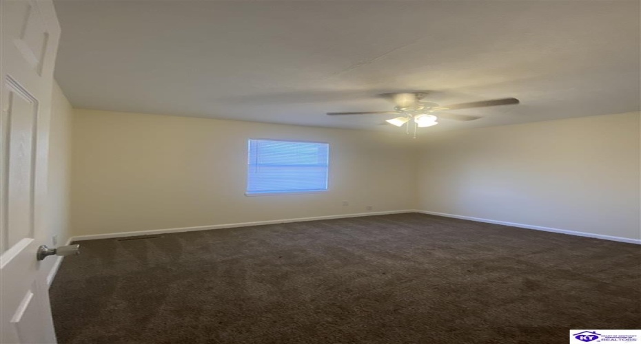 Shelby Avenue, Radcliff, Kentucky 40160, ,3 BathroomsBathrooms,For Sale,Shelby Avenue,HK24001596