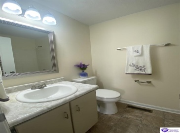 Shelby Avenue, Radcliff, Kentucky 40160, ,3 BathroomsBathrooms,For Sale,Shelby Avenue,HK24001596