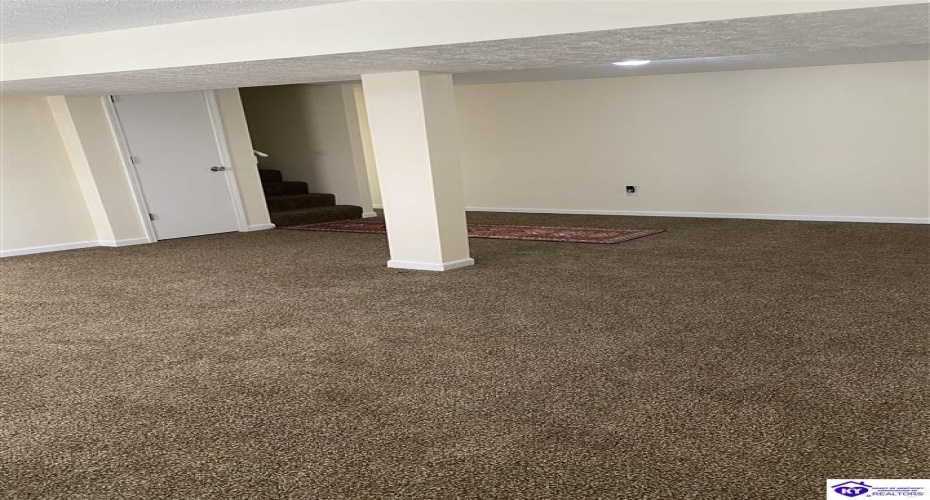 Shelby Avenue, Radcliff, Kentucky 40160, ,3 BathroomsBathrooms,For Sale,Shelby Avenue,HK24001596