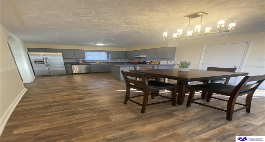 Shelby Avenue, Radcliff, Kentucky 40160, ,3 BathroomsBathrooms,For Sale,Shelby Avenue,HK24001596