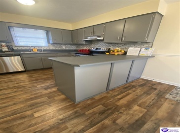 Shelby Avenue, Radcliff, Kentucky 40160, ,3 BathroomsBathrooms,For Sale,Shelby Avenue,HK24001596