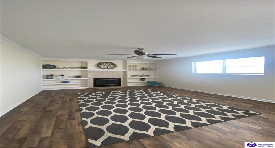 Shelby Avenue, Radcliff, Kentucky 40160, ,3 BathroomsBathrooms,For Sale,Shelby Avenue,HK24001596