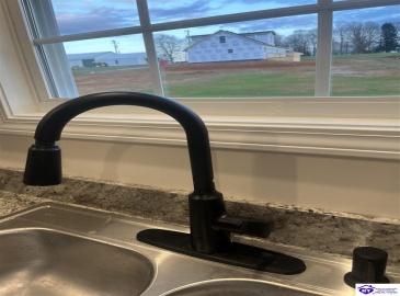 M Moss Lane, Campbellsville, Kentucky 42718, ,2 BathroomsBathrooms,For Sale,M Moss Lane,HK24001598