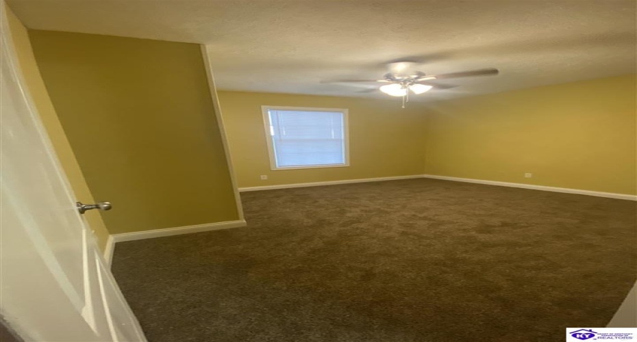 Daneswood Court, Radcliff, Kentucky 40160, ,2 BathroomsBathrooms,For Sale,Daneswood Court,HK24001642