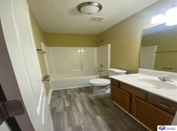 Daneswood Court, Radcliff, Kentucky 40160, ,2 BathroomsBathrooms,For Sale,Daneswood Court,HK24001642