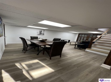 Helm Avenue, Elizabethtown, Kentucky 42701, ,2 BathroomsBathrooms,For Sale,Helm Avenue,HK23003133