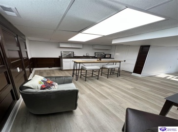 Helm Avenue, Elizabethtown, Kentucky 42701, ,2 BathroomsBathrooms,For Sale,Helm Avenue,HK23003133