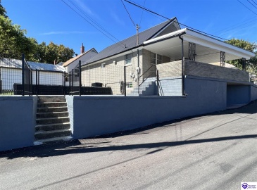 Helm Avenue, Elizabethtown, Kentucky 42701, ,2 BathroomsBathrooms,For Sale,Helm Avenue,HK23003133