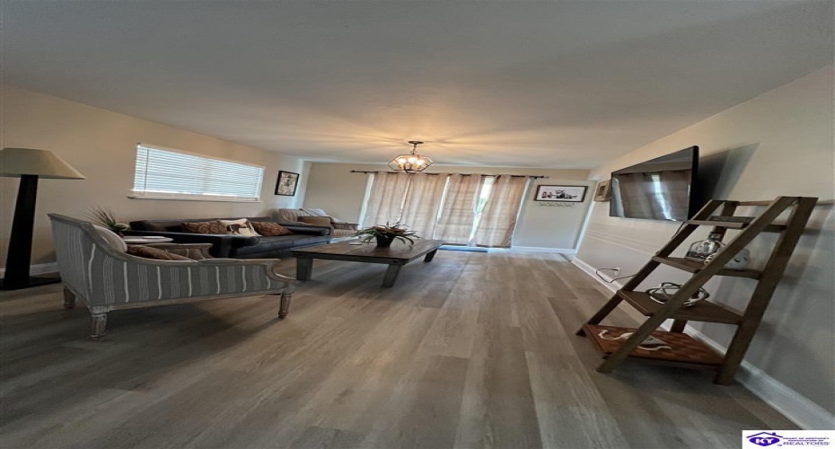 Helm Avenue, Elizabethtown, Kentucky 42701, ,2 BathroomsBathrooms,For Sale,Helm Avenue,HK23003133