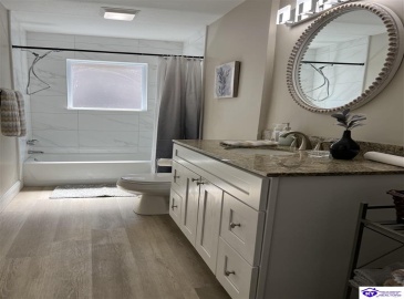 Helm Avenue, Elizabethtown, Kentucky 42701, ,2 BathroomsBathrooms,For Sale,Helm Avenue,HK23003133