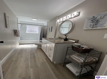 Helm Avenue, Elizabethtown, Kentucky 42701, ,2 BathroomsBathrooms,For Sale,Helm Avenue,HK23003133