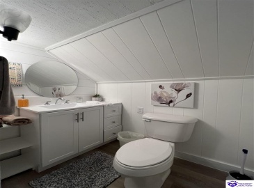 Helm Avenue, Elizabethtown, Kentucky 42701, ,2 BathroomsBathrooms,For Sale,Helm Avenue,HK23003133