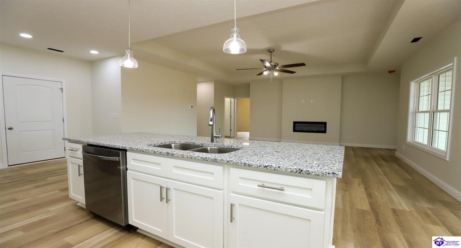 Otter Creek Road, Vine Grove, Kentucky 40175, ,2 BathroomsBathrooms,For Sale,Otter Creek Road,HK24001729