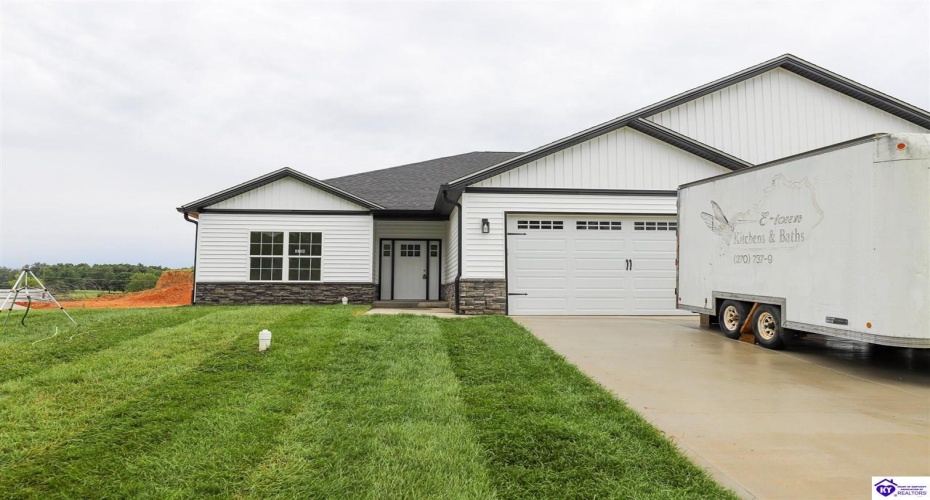 Otter Creek Road, Vine Grove, Kentucky 40175, ,2 BathroomsBathrooms,For Sale,Otter Creek Road,HK24001729