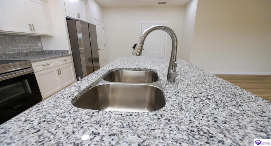 Otter Creek Road, Vine Grove, Kentucky 40175, ,2 BathroomsBathrooms,For Sale,Otter Creek Road,HK24001729