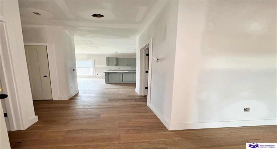 High Peak Place, Elizabethtown, Kentucky 42701, ,2 BathroomsBathrooms,For Sale,High Peak Place,HK24001760