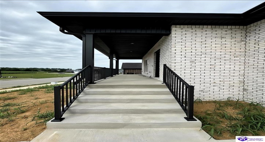 High Peak Place, Elizabethtown, Kentucky 42701, ,2 BathroomsBathrooms,For Sale,High Peak Place,HK24001760