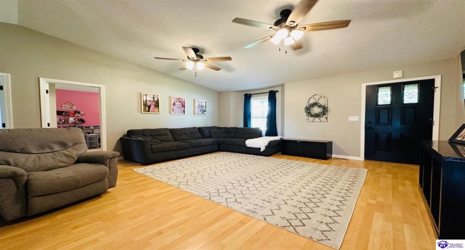 Christerson Lane, Campbellsville, Kentucky 42718, ,2 BathroomsBathrooms,For Sale,Christerson Lane,HK24001929