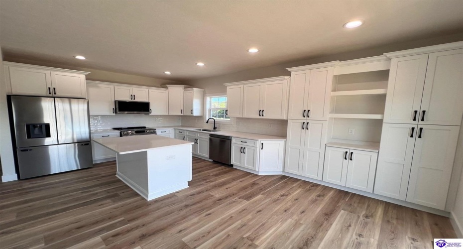 Otter Creek Road, Vine Grove, Kentucky 40175, ,3 BathroomsBathrooms,For Sale,Otter Creek Road,HK24001933