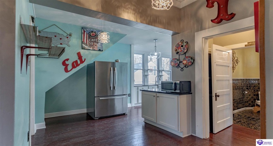 Poplar Street, Elizabethtown, Kentucky 42701, ,4 BathroomsBathrooms,For Sale,Poplar Street,HK24002008