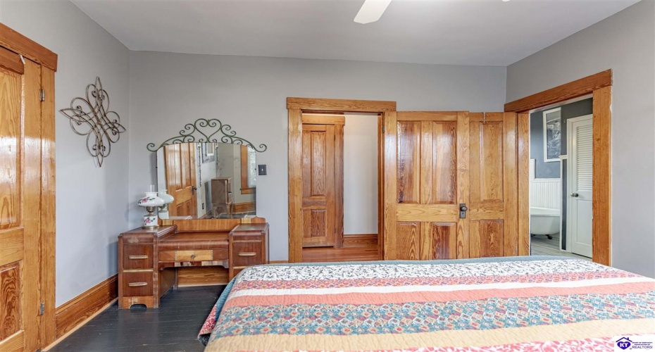 Poplar Street, Elizabethtown, Kentucky 42701, ,4 BathroomsBathrooms,For Sale,Poplar Street,HK24002008