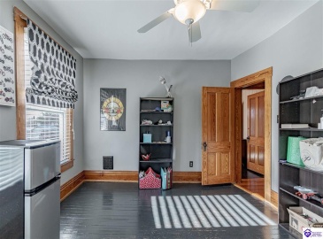 Poplar Street, Elizabethtown, Kentucky 42701, ,4 BathroomsBathrooms,For Sale,Poplar Street,HK24002008