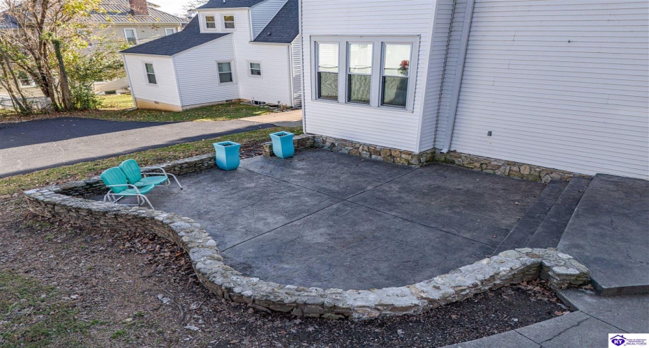 Poplar Street, Elizabethtown, Kentucky 42701, ,4 BathroomsBathrooms,For Sale,Poplar Street,HK24002008