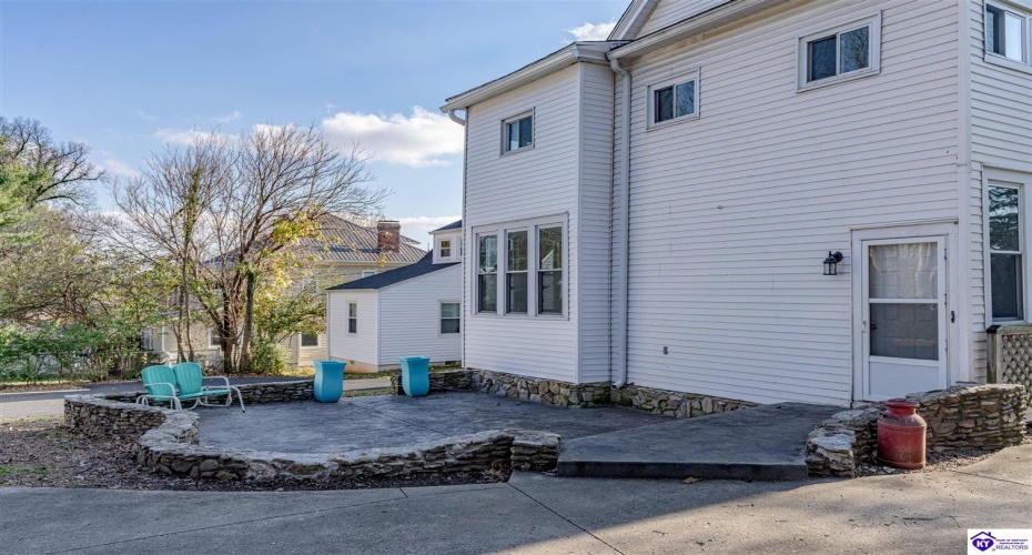 Poplar Street, Elizabethtown, Kentucky 42701, ,4 BathroomsBathrooms,For Sale,Poplar Street,HK24002008