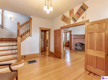 Poplar Street, Elizabethtown, Kentucky 42701, ,4 BathroomsBathrooms,For Sale,Poplar Street,HK24002008