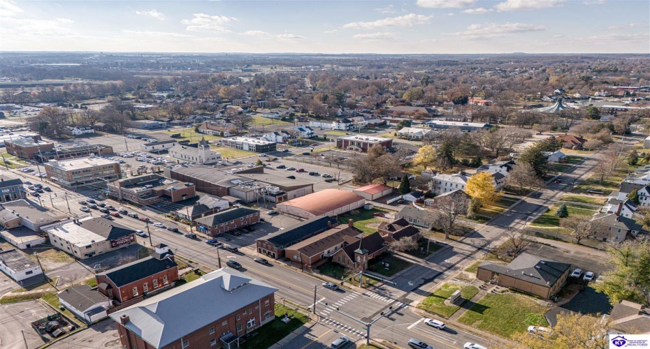 Poplar Street, Elizabethtown, Kentucky 42701, ,4 BathroomsBathrooms,For Sale,Poplar Street,HK24002008