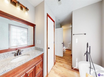 Sportsman Lake Road, Elizabethtown, Kentucky 42701, ,6 BathroomsBathrooms,For Sale,Sportsman Lake Road,HK24002012