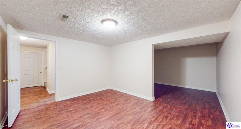 Sportsman Lake Road, Elizabethtown, Kentucky 42701, ,6 BathroomsBathrooms,For Sale,Sportsman Lake Road,HK24002012