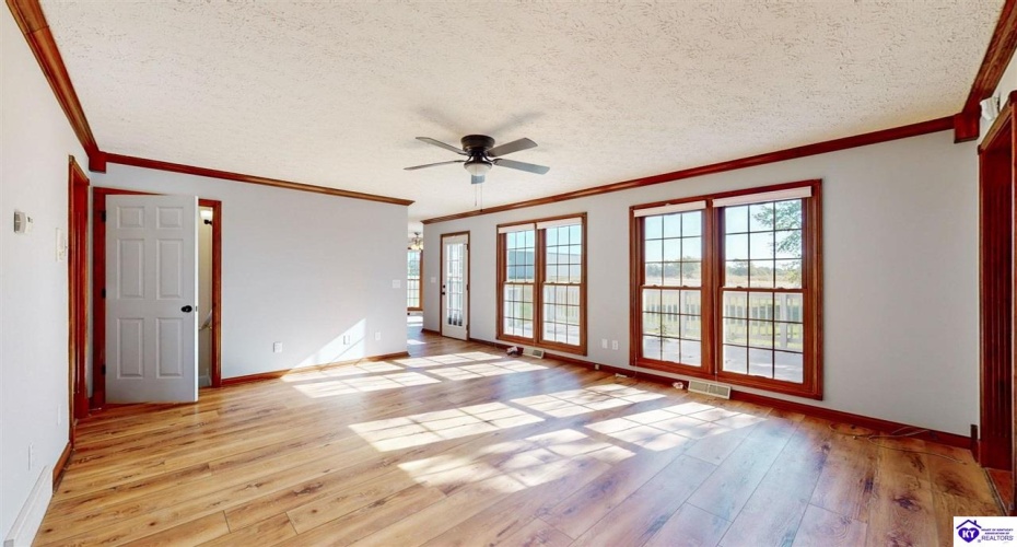 Sportsman Lake Road, Elizabethtown, Kentucky 42701, ,6 BathroomsBathrooms,For Sale,Sportsman Lake Road,HK24002012