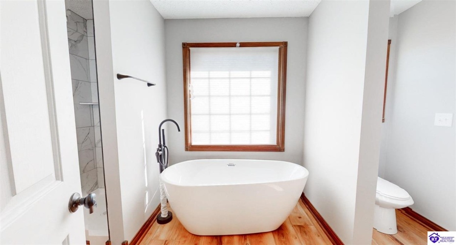 Sportsman Lake Road, Elizabethtown, Kentucky 42701, ,6 BathroomsBathrooms,For Sale,Sportsman Lake Road,HK24002012