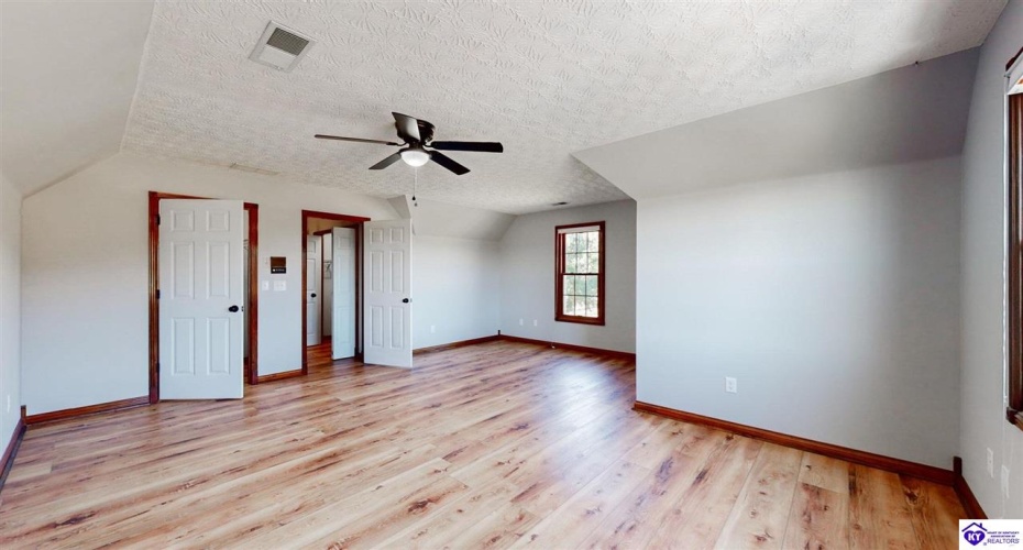 Sportsman Lake Road, Elizabethtown, Kentucky 42701, ,6 BathroomsBathrooms,For Sale,Sportsman Lake Road,HK24002012