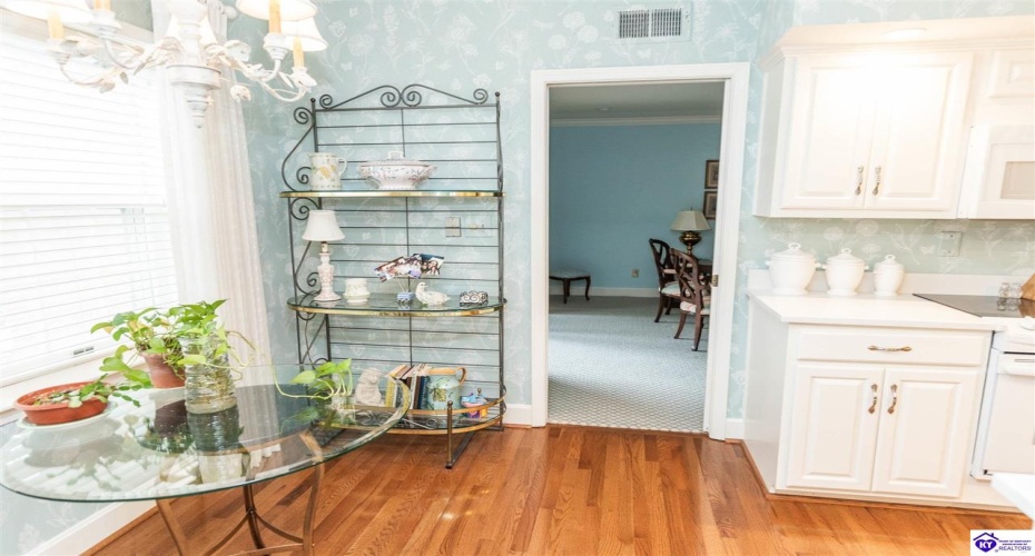 Coach Gate Wynde, Louisville, Kentucky 40207, ,2 BathroomsBathrooms,For Sale,Coach Gate Wynde,HK24002039