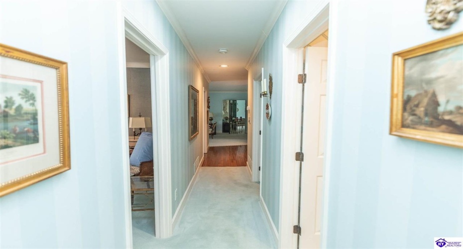 Coach Gate Wynde, Louisville, Kentucky 40207, ,2 BathroomsBathrooms,For Sale,Coach Gate Wynde,HK24002039